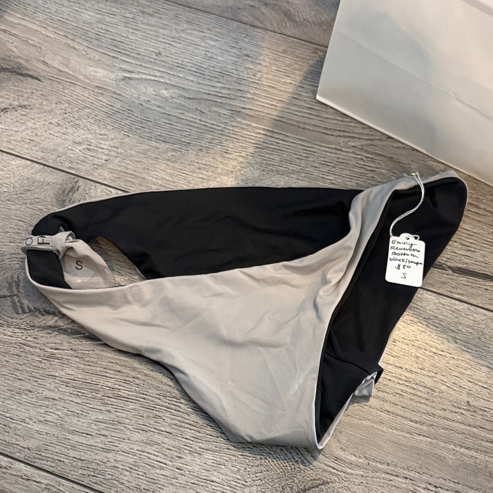 Emily reversible bottom color:black/taupe size:S